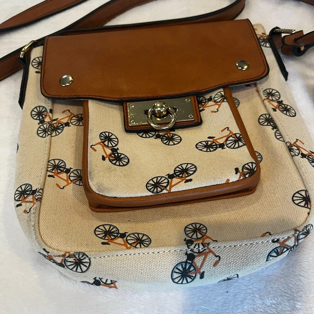 Stylish Bicycle Print Crossbody Bag with Tan Accents